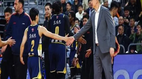 史密斯盖帽逆转战局，谢泼德三分破局缓解雷霆压力